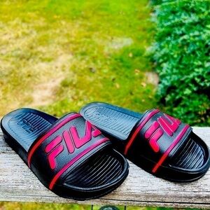 𝅺FILA Slides Kids Size 13